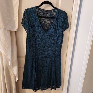 Jessica Emerald Green lace Dress with lining